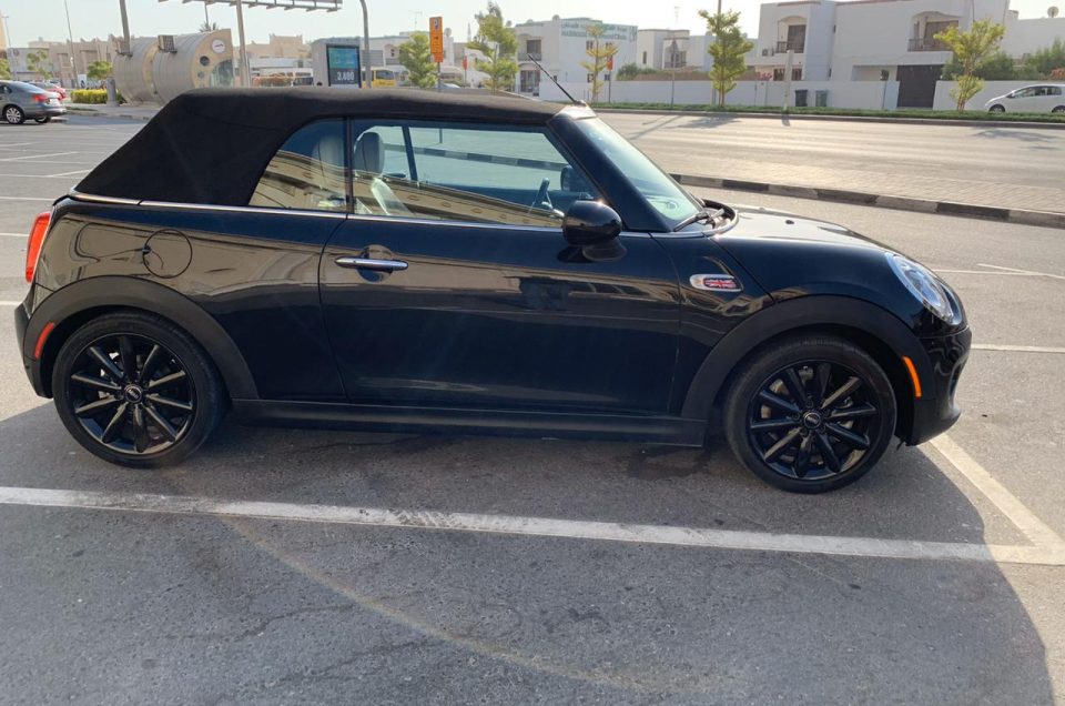 Mini cooper s convertible 2016 Black | Drive Rent a Car